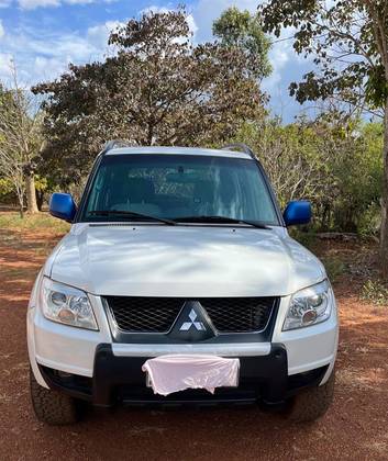 MITSUBISHI PAJERO TR4 2.0 4X4 16V 140CV FLEX 4P MANUAL MITSUBISHI PAJERO TR4 2.0 4X4 16V 140CV FLEX 4P MANUAL